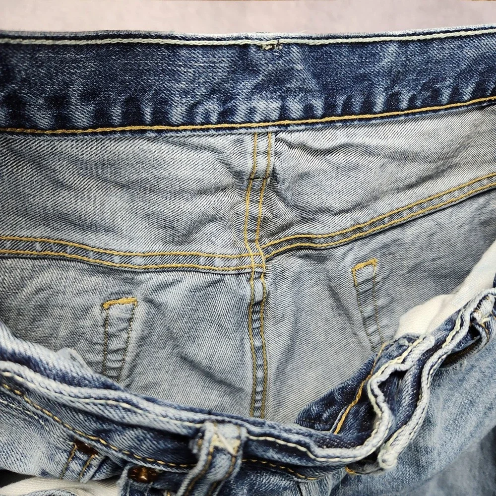 Levis levi 569